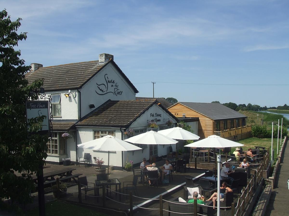 The Swan On The River Hotel อีลี ภายนอก รูปภาพ